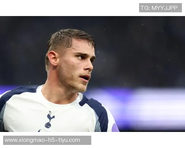 范德芬回应铲伤事件称向伊萨克发消息祝早日康复并非故意行为